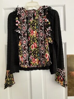 Floral Ruffle-Trim Black Women's 2 piece top size small